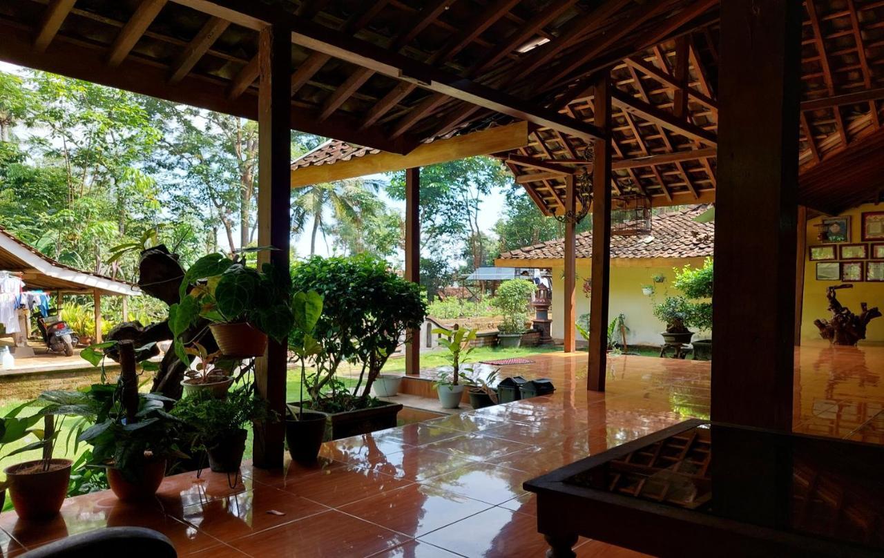 Nara Homestay Syariah Mangunan Exterior foto